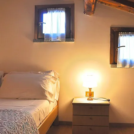 Montecasciano - Mimosa Casa de Férias Capranica